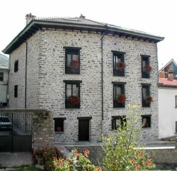Apartamentos Casa Isabale Бьескас Экстерьер фото