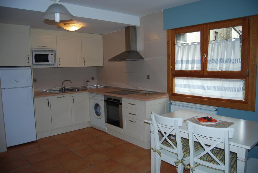 Apartamentos Casa Isabale Бьескас Номер фото