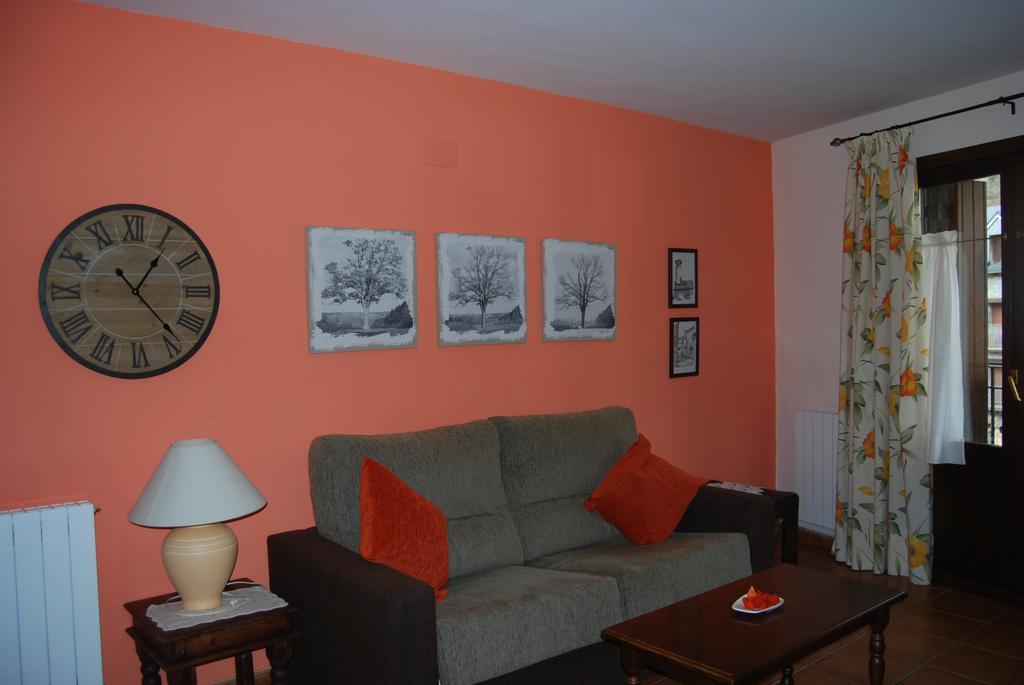 Apartamentos Casa Isabale Бьескас Номер фото